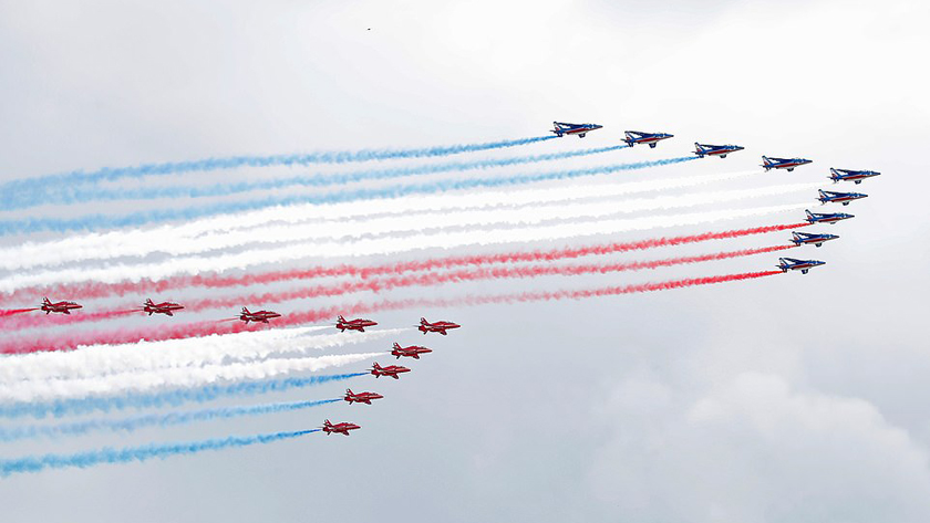 Red Arrows/Patrouile de France